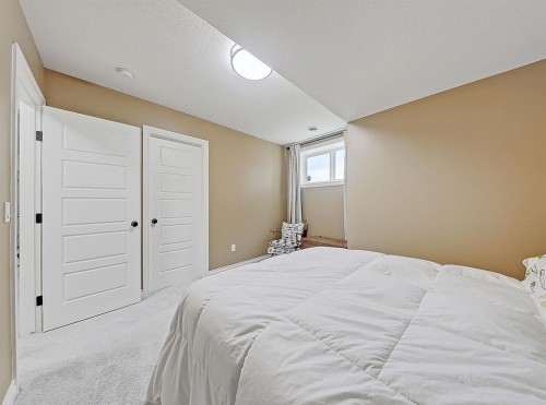 1627 Montrose Terrace Se, High River, AB - Indoor Photo Showing Bedroom
