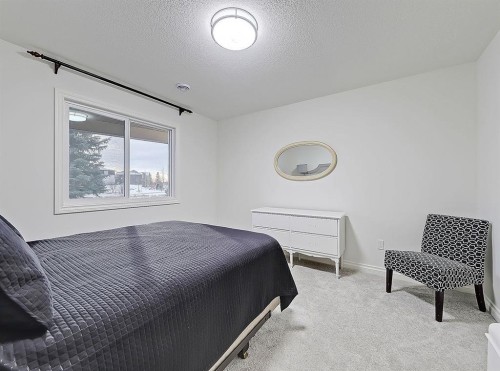1627 Montrose Terrace Se, High River, AB - Indoor Photo Showing Bedroom