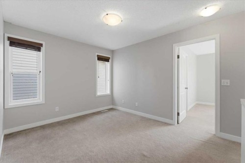 34 Everoak Gardens Sw, Calgary, AB - Indoor Photo Showing Other Room