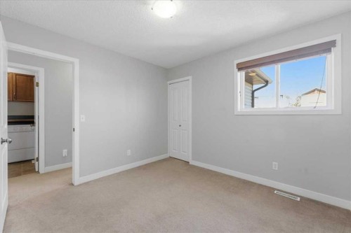 34 Everoak Gardens Sw, Calgary, AB - Indoor Photo Showing Other Room