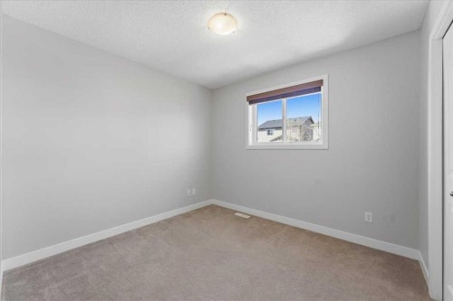 34 Everoak Gardens Sw, Calgary, AB - Indoor Photo Showing Other Room