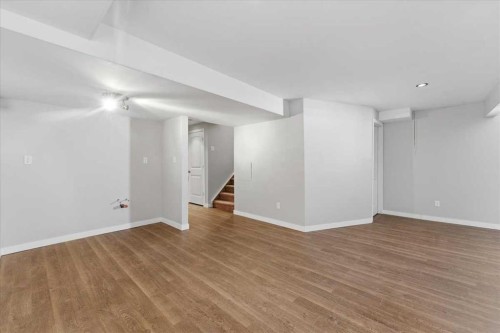 34 Everoak Gardens Sw, Calgary, AB - Indoor Photo Showing Other Room