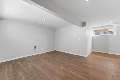 34 Everoak Gardens Sw, Calgary, AB - Indoor Photo Showing Other Room