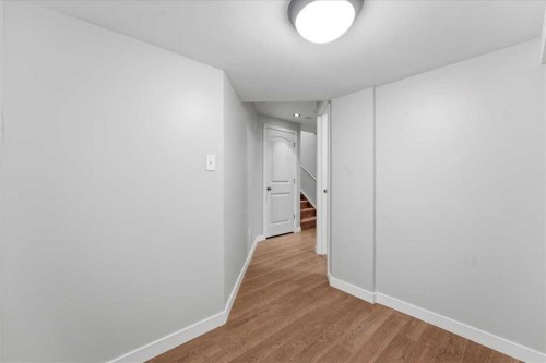 34 Everoak Gardens Sw, Calgary, AB - Indoor Photo Showing Other Room