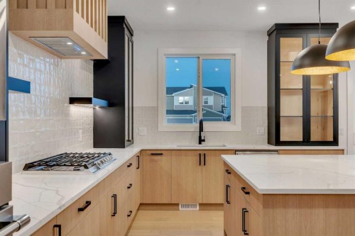 153 Waterford Passage, Chestermere, AB - Indoor Photo Showing Kitchen
