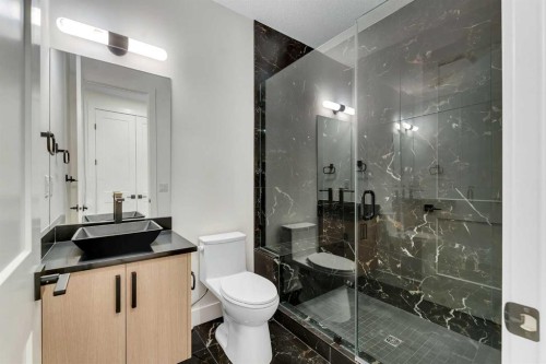 153 Waterford Passage, Chestermere, AB - Indoor Photo Showing Bathroom