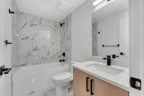 153 Waterford Passage, Chestermere, AB - Indoor Photo Showing Bathroom