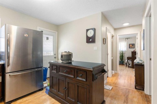 87 Hillgrove Drive Sw, Calgary, AB - Indoor