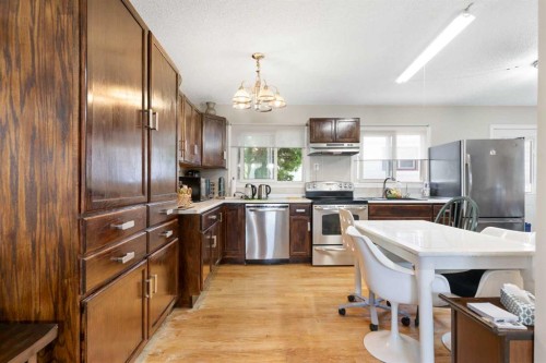 87 Hillgrove Drive Sw, Calgary, AB - Indoor Photo Showing Kitchen With Upgraded Kitchen