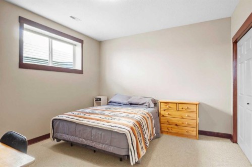 5939 Park Meadows Crescent, Olds, AB - Indoor Photo Showing Bedroom