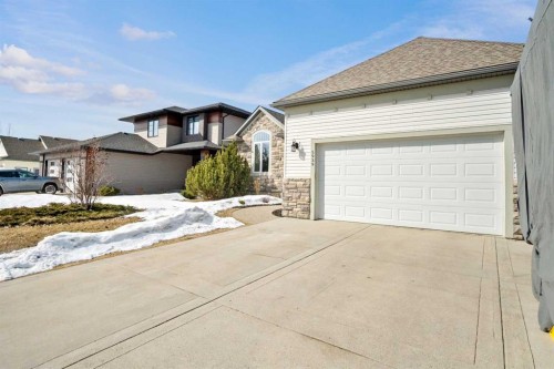 5939 Park Meadows Crescent, Olds, AB - Outdoor