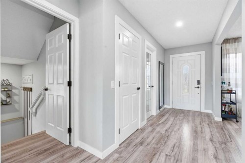 23 Prestwick Green Se, Calgary, AB - Indoor Photo Showing Other Room