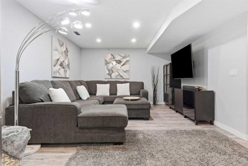 23 Prestwick Green Se, Calgary, AB - Indoor