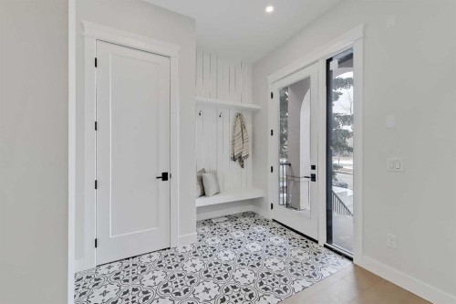 2021 26 Avenue Sw, Calgary, AB - Indoor Photo Showing Other Room