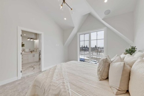 2021 26 Avenue Sw, Calgary, AB - Indoor Photo Showing Bedroom
