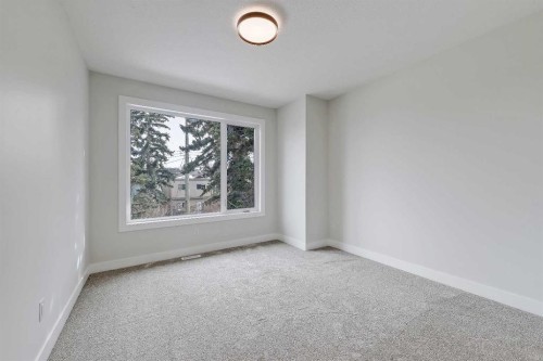 2021 26 Avenue Sw, Calgary, AB - Indoor Photo Showing Other Room