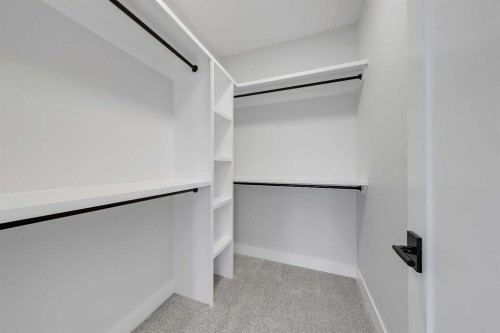 2021 26 Avenue Sw, Calgary, AB - Indoor With Storage