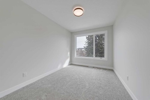 2021 26 Avenue Sw, Calgary, AB - Indoor Photo Showing Other Room