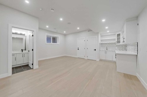 2021 26 Avenue Sw, Calgary, AB - Indoor