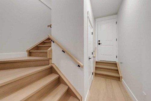 2021 26 Avenue Sw, Calgary, AB - Indoor Photo Showing Other Room