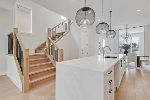 2021 26 Avenue Sw, Calgary, AB - Indoor Photo Showing Other Room