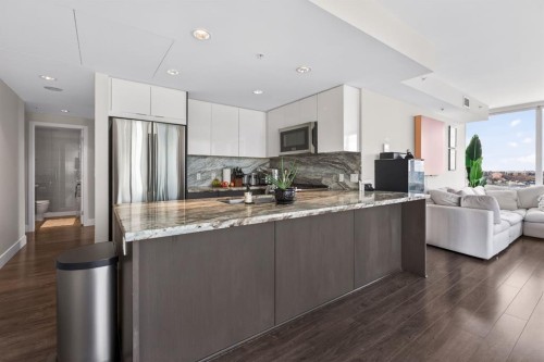 1703-510 6 Avenue Se, Calgary, AB - Indoor Photo Showing Kitchen With Stainless Steel Kitchen With Upgraded Kitchen