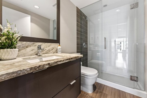 1703-510 6 Avenue Se, Calgary, AB - Indoor Photo Showing Bathroom