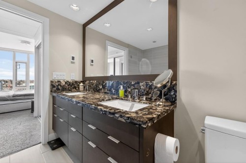 1703-510 6 Avenue Se, Calgary, AB - Indoor Photo Showing Bathroom