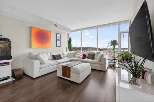1703-510 6 Avenue Se, Calgary, AB - Indoor Photo Showing Living Room