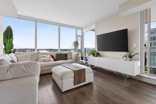 1703-510 6 Avenue Se, Calgary, AB - Indoor Photo Showing Living Room