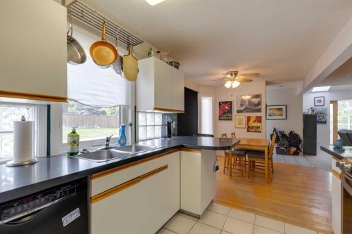 926 19 Avenue Nw, Calgary, AB - Indoor Photo Showing Kitchen With Double Sink