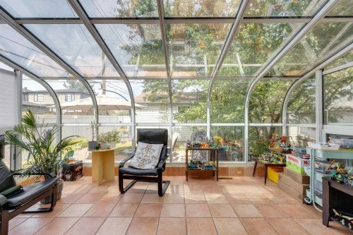 926 19 Avenue Nw, Calgary, AB - Indoor Photo Showing Other Room