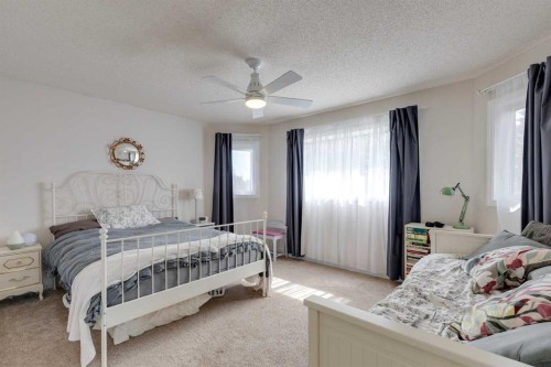 926 19 Avenue Nw, Calgary, AB - Indoor Photo Showing Bedroom