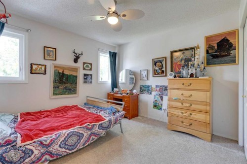 926 19 Avenue Nw, Calgary, AB - Indoor Photo Showing Bedroom