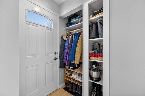 81 Queen Anne Close Se, Calgary, AB - Indoor Photo Showing Other Room