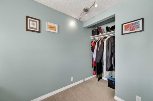 81 Queen Anne Close Se, Calgary, AB - Indoor