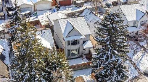81 Queen Anne Close Se, Calgary, AB - Outdoor
