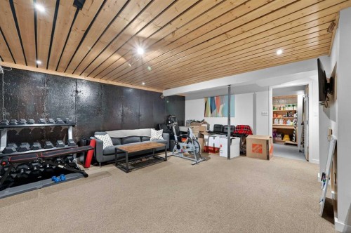 81 Queen Anne Close Se, Calgary, AB - Indoor