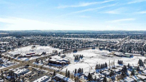 81 Queen Anne Close Se, Calgary, AB - Outdoor With View