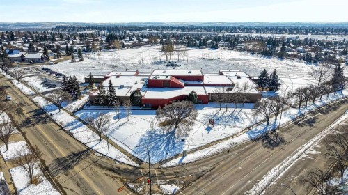81 Queen Anne Close Se, Calgary, AB - Outdoor With View