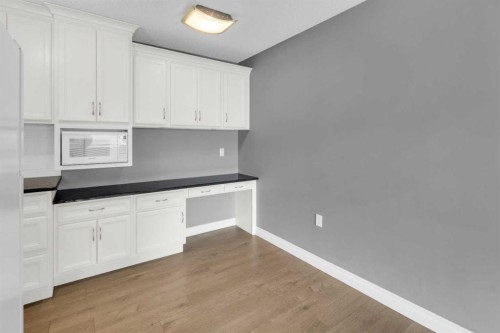 210-1602 11 Avenue Sw, Calgary, AB - Indoor Photo Showing Other Room