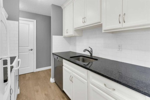 210-1602 11 Avenue Sw, Calgary, AB - Indoor Photo Showing Kitchen