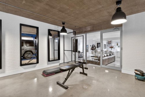 31 Windsor Crescent Sw, Calgary, AB - Indoor Photo Showing Gym Room