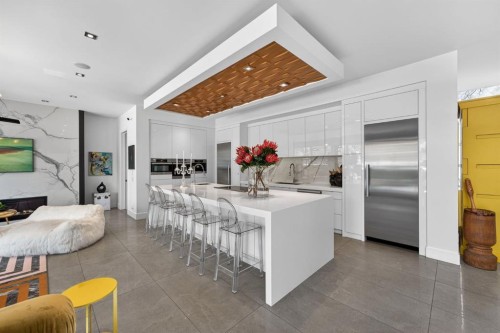 31 Windsor Crescent Sw, Calgary, AB - Indoor Photo Showing Kitchen