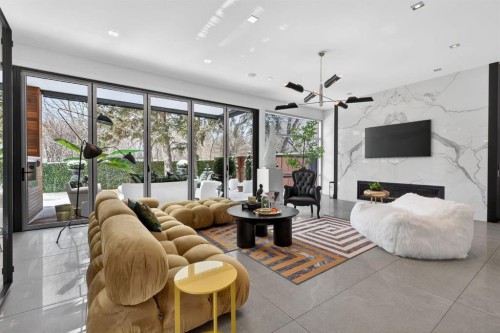 31 Windsor Crescent Sw, Calgary, AB - Indoor With Fireplace