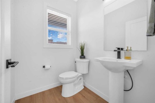 252-7820 Spring Willow Drive Sw, Calgary, AB - Indoor Photo Showing Bathroom