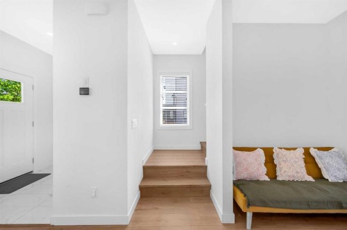 252-7820 Spring Willow Drive Sw, Calgary, AB - Indoor Photo Showing Other Room