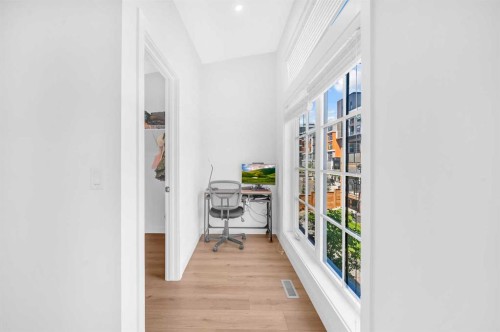 252-7820 Spring Willow Drive Sw, Calgary, AB - Indoor Photo Showing Other Room