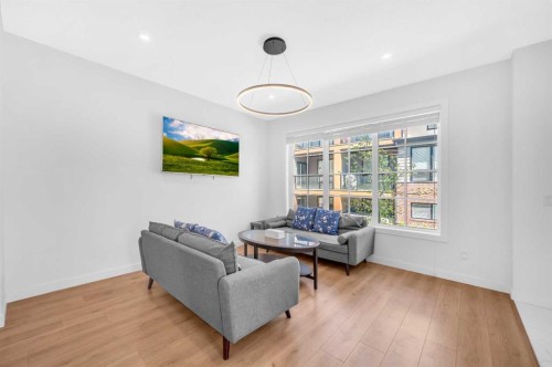 252-7820 Spring Willow Drive Sw, Calgary, AB - Indoor Photo Showing Other Room