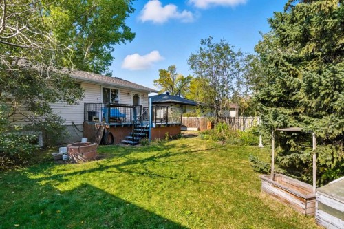 124 Lynnbrook Road Se, Calgary, AB - Outdoor With Deck Patio Veranda